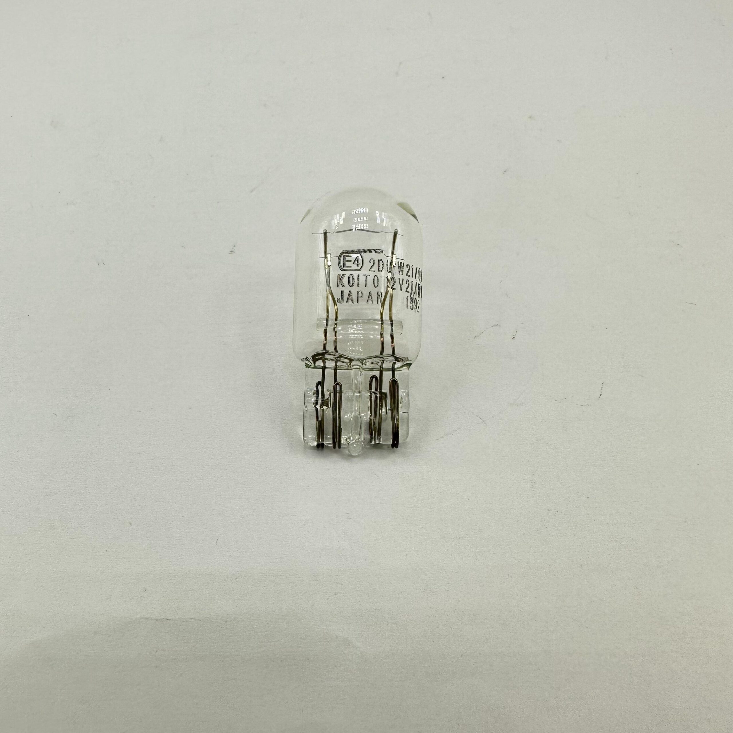 لامپ خودرو کویتو / مدل آریایی مزدا دو - ولت 12 ( قیمت هر عدد ) - Image 2